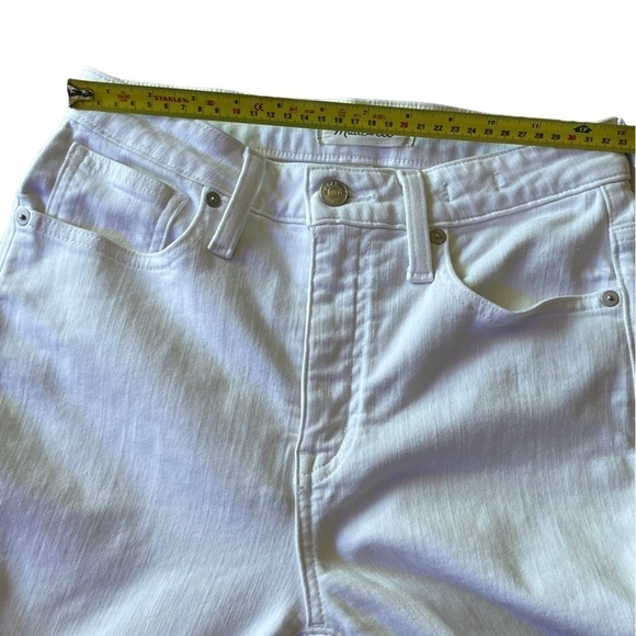 Madewell Curvy High Rise Skinny Jeans in Pure White - Picture 15 of 16